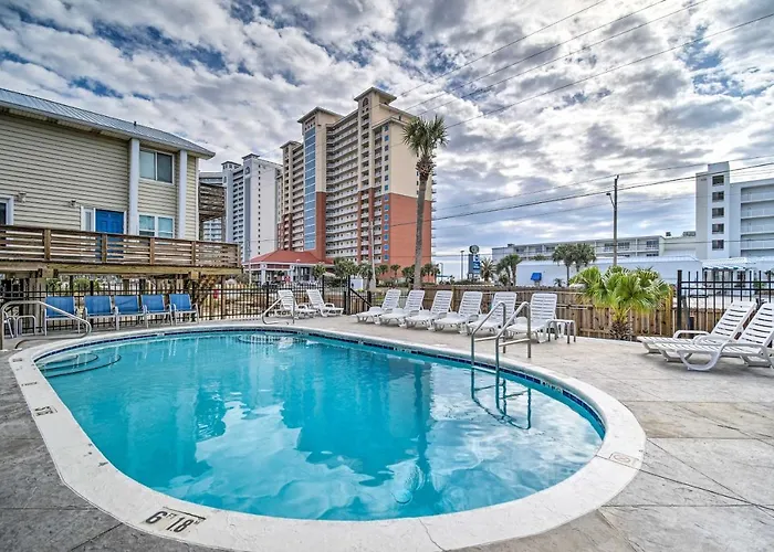 W/ Pool & Grill: Walk To Beach! Gulf Shores